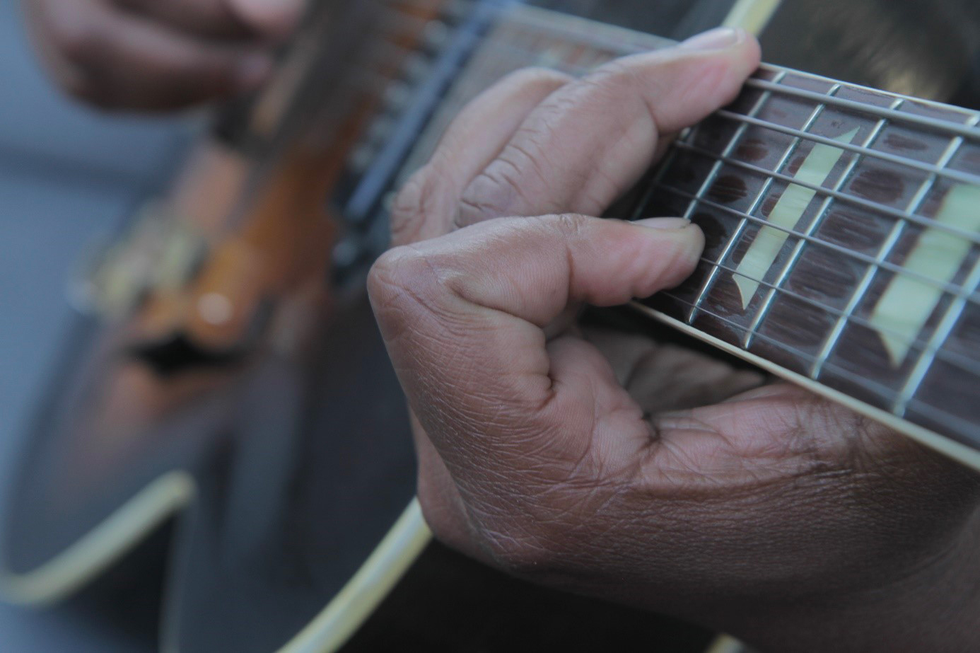 Photo de SOME GUITARS, NO HEROES